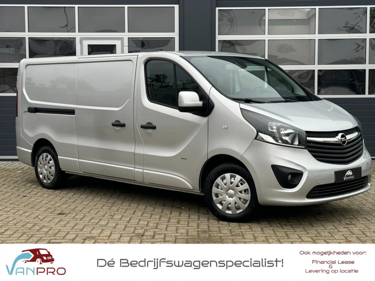 Opel Vivaro - 1.6 CDTI 120PK L2H1 GB / Dubbele schuifdeur / Airco / Trekhaak / - AutoWereld.nl