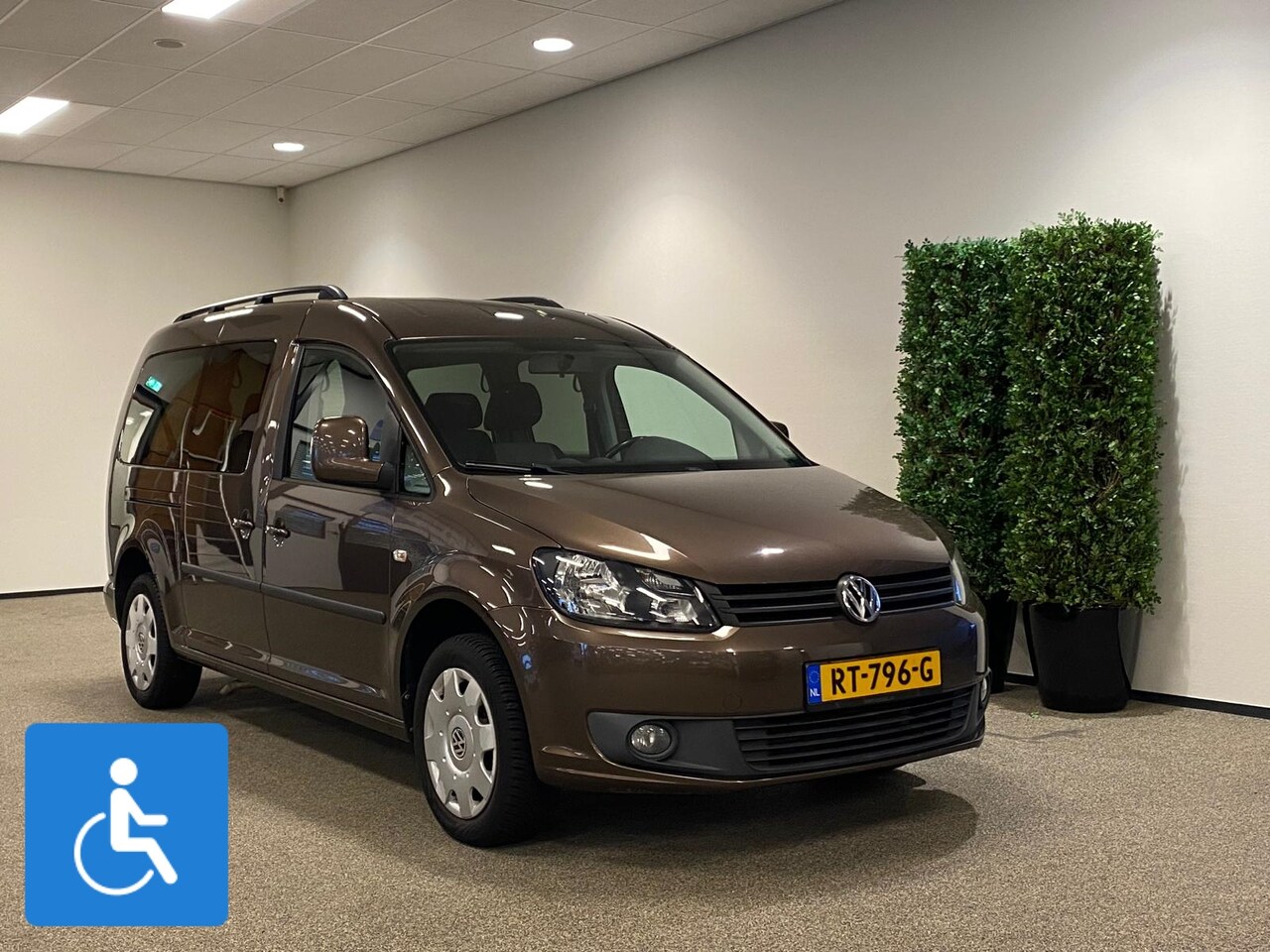 Volkswagen Caddy Maxi - Rolstoelauto 5+1 of 7+0 - AutoWereld.nl