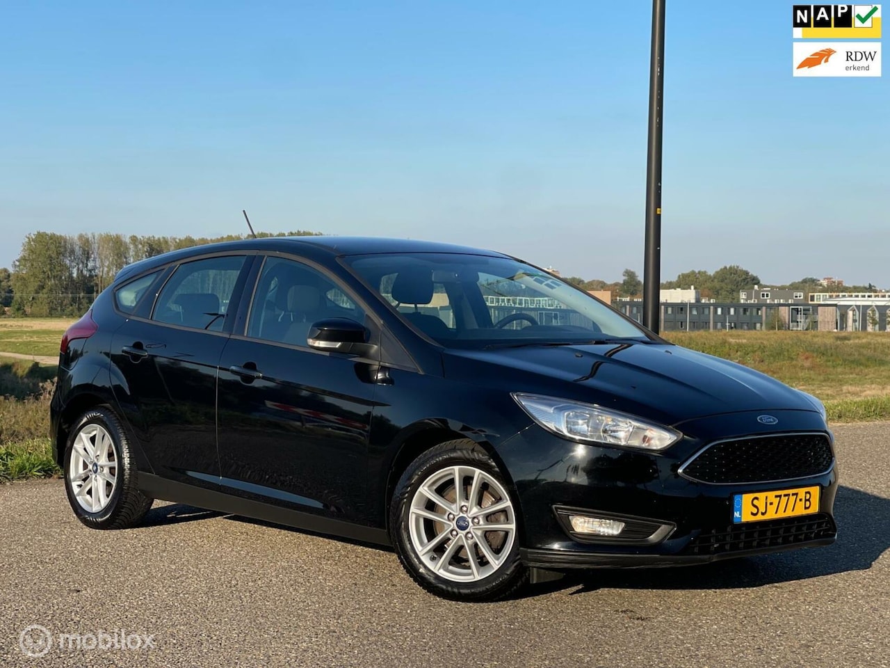 Ford Focus - 1.0Lease Edition Airco/ Cruise/ Lmv/ Nap/ Boekjes - AutoWereld.nl