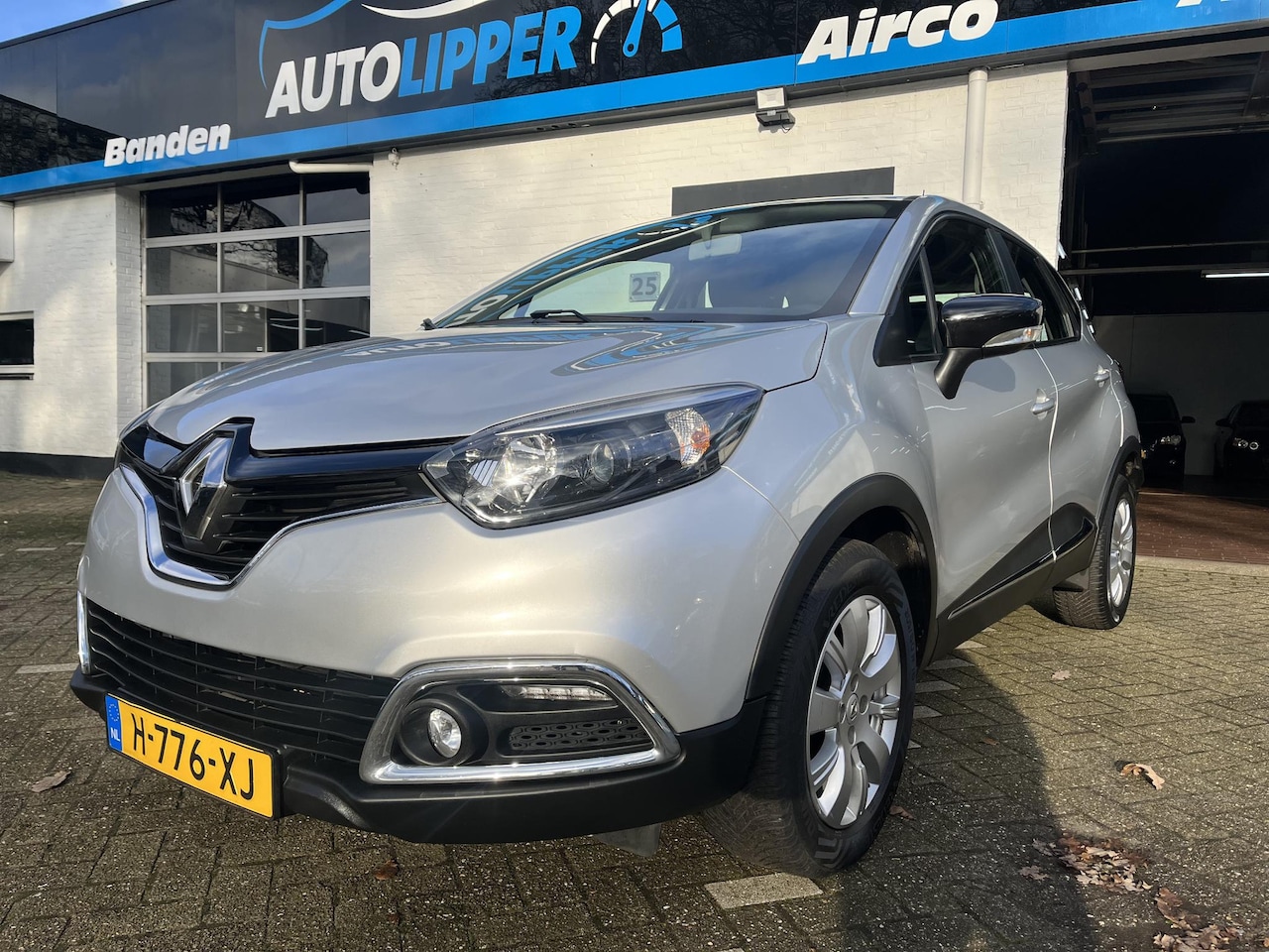 Renault Captur - 1.2 TCe Expression /Automaat/Trekhaak/All season banden/Lm velgen - AutoWereld.nl