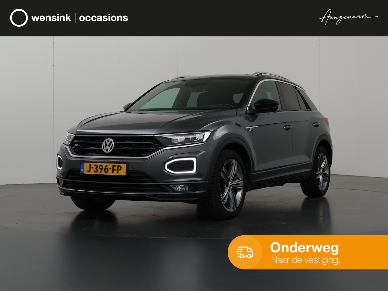 Volkswagen T-Roc - 1.5 TSI Sport Business R | Trekhaak | Panoramadak | Virtual cockpit | Navigatie | Parkeerc - AutoWereld.nl