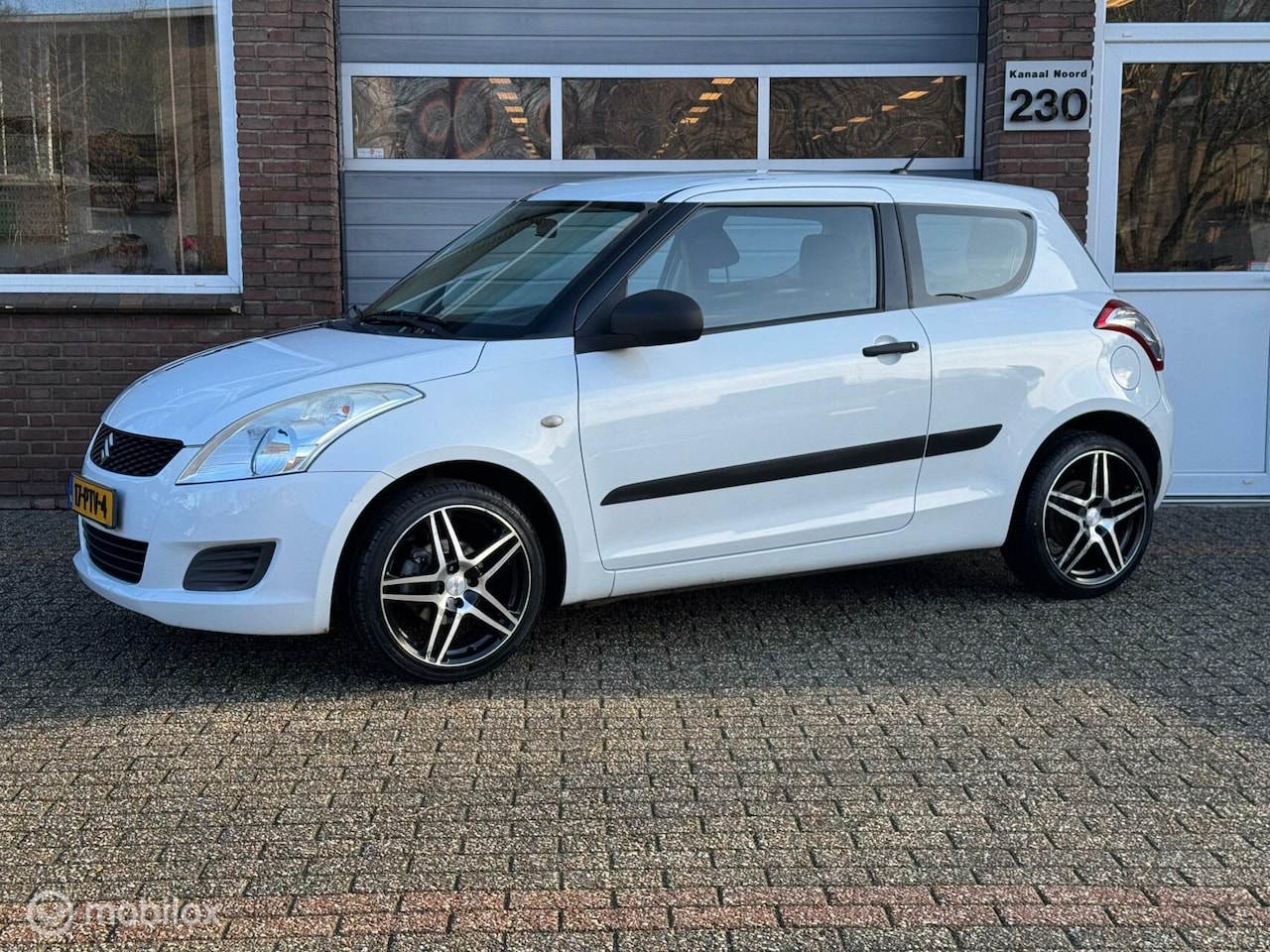 Suzuki Swift - 1.2 Base DIVERSE OPTIES! - AutoWereld.nl