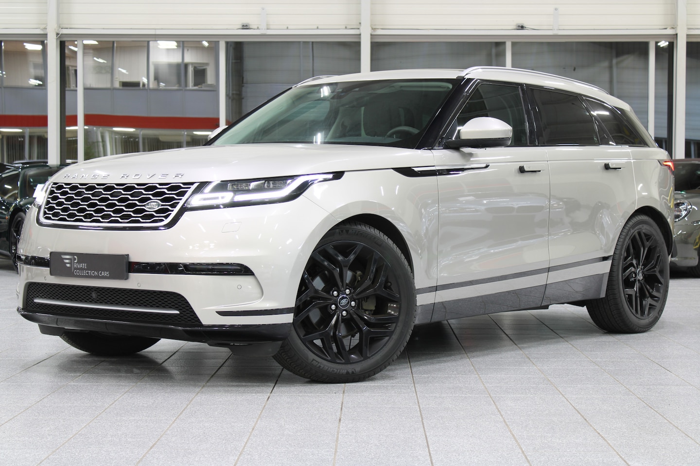 Land Rover Range Rover Velar - 2.0 I4 AWD R-Dynamic HSE 2.0 I4 AWD R-Dynamic HSE - AutoWereld.nl