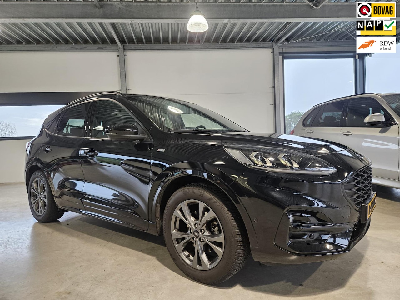 Ford Kuga - 1.5 EcoBoost ST-Line 1.5 EcoBoost ST-Line - AutoWereld.nl