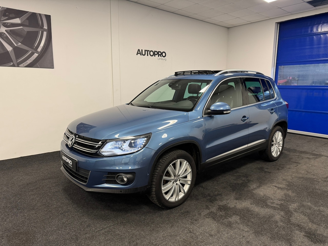 Volkswagen Tiguan - 2.0 TSI Sport&Style 4motion R-line Edition - AutoWereld.nl