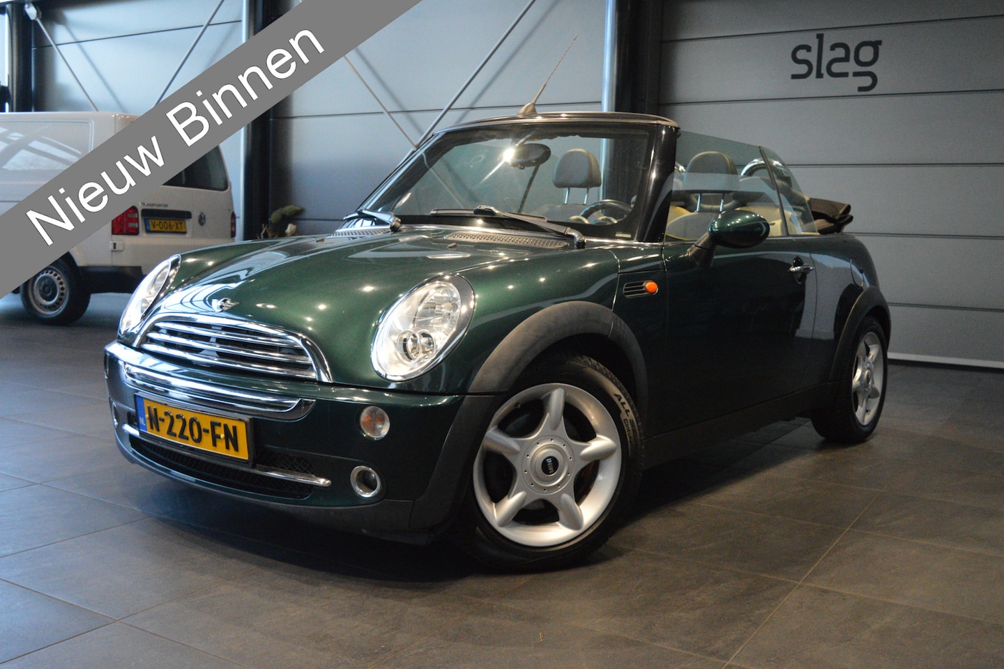 MINI Cabrio - 1.6 Cooper airco leer pdc 16 inch apk nieuw !! - AutoWereld.nl