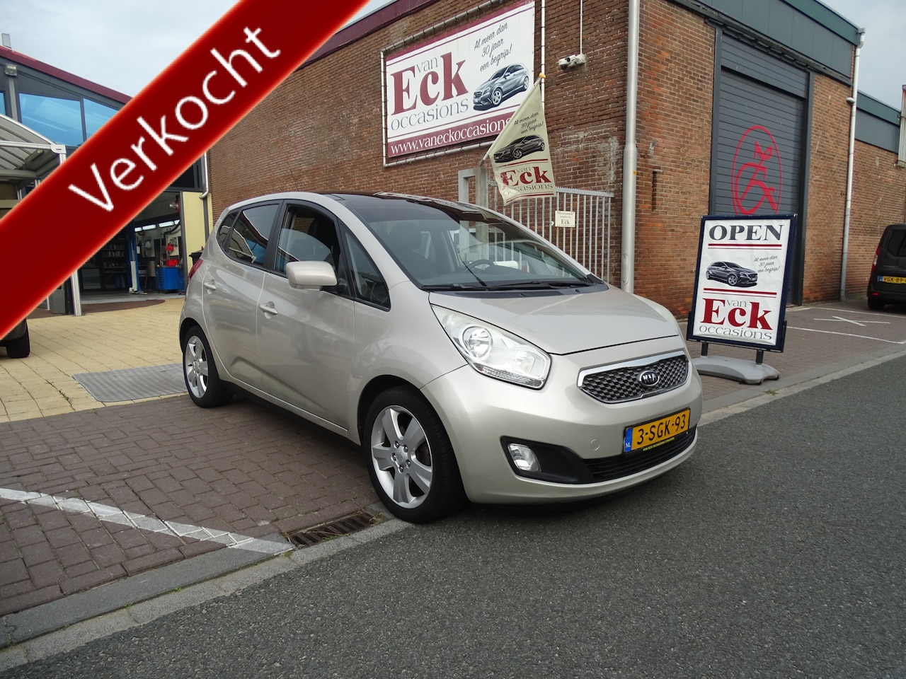 Kia Venga - 1.6 CVVT X-ecutive AUTOMAAT - AutoWereld.nl