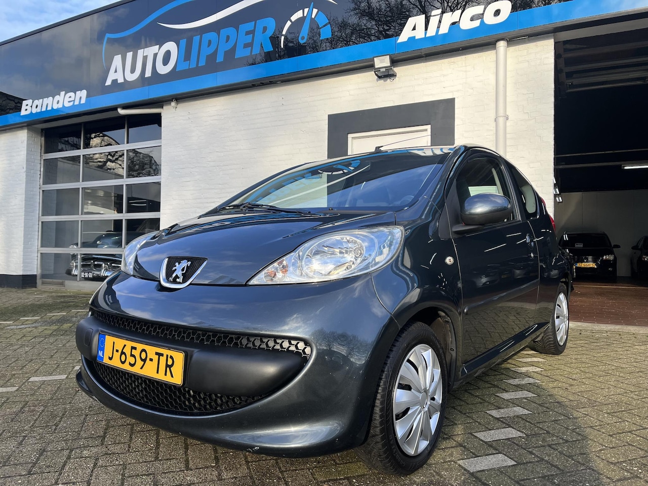 Peugeot 107 - 1.0-12V XR /Airco/Toerenteller/all season banden/Nieuwe apk bij aflevering - AutoWereld.nl