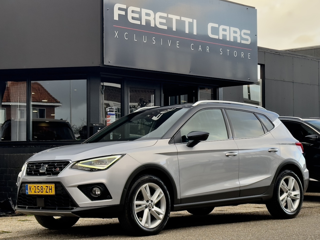 Seat Arona - 1.0 TSI FR INTENSE PLUS LEDER NAVI CAMERA360 DIGI-DASH APPLE-CARPLAY LED LMV PDC - AutoWereld.nl