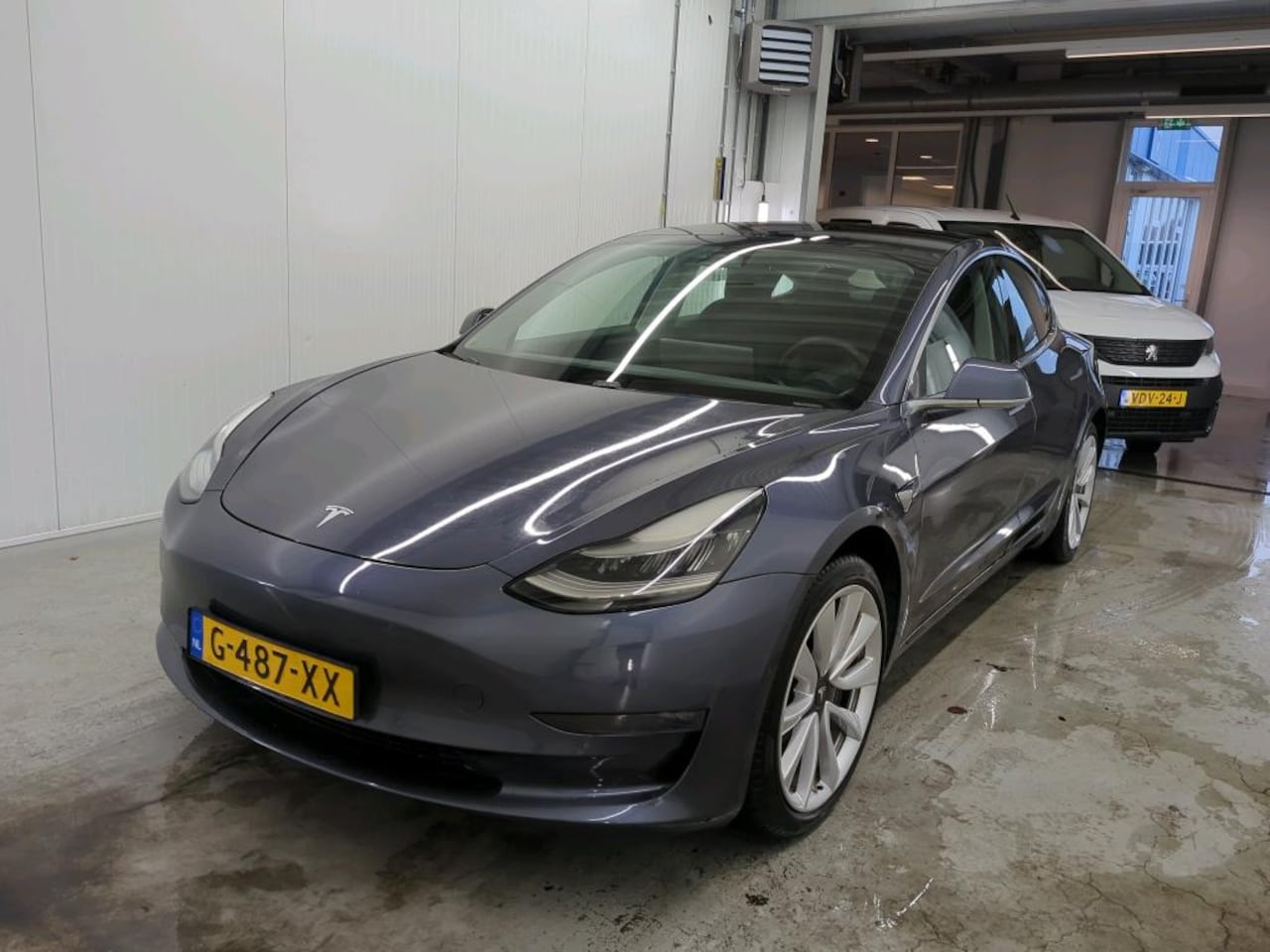 Tesla Model 3 - Long-Range AWD 351pk 75 kWh [ AUTOPILOT+19'' LMV+620KM WLTP+PREMIUM AUDIO ] - AutoWereld.nl