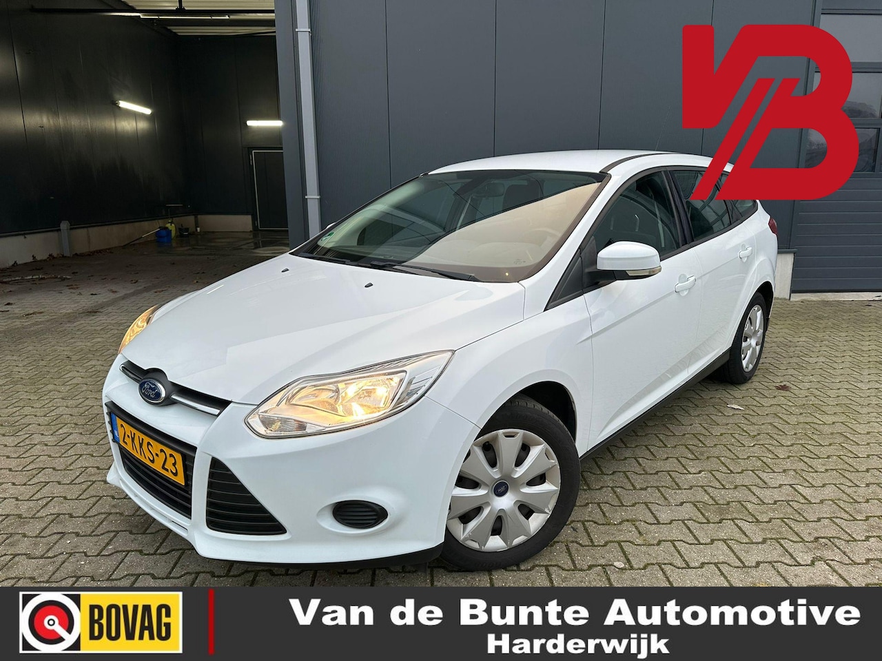 Ford Focus Wagon - 1.0 EcoBoost Lease Trend *Trekhaak & Navigatie* - AutoWereld.nl