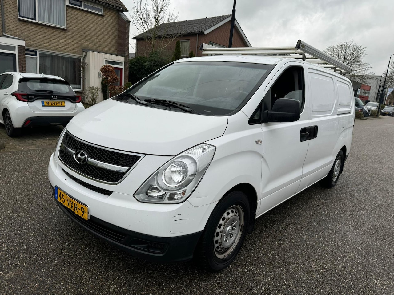 Hyundai H 300 - 2.5 CRDi Dynamic 2.5 CRDi Dynamic - AutoWereld.nl