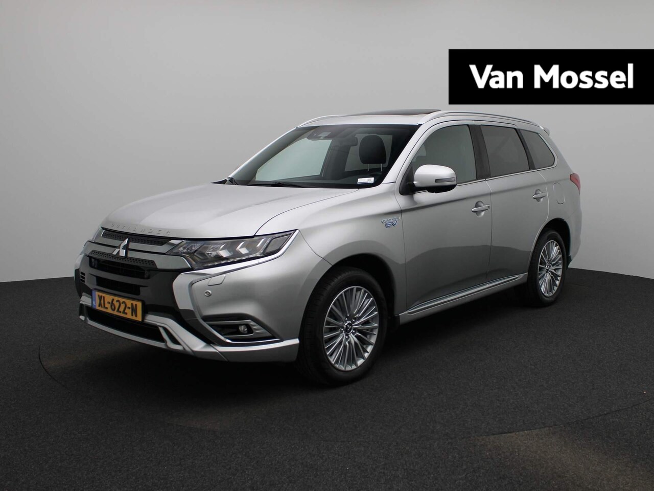 Mitsubishi Outlander - 2.4 PHEV Instyle | Lederen Bekleding | DAB | Stuurwielverwarming | Stoelverwarming | Panor - AutoWereld.nl