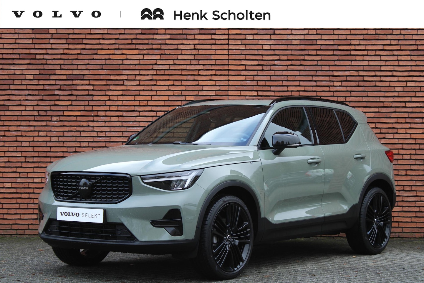 Volvo XC40 - B4 AUT7 197PK Plus Dark, Panoramisch Schuif-/Kanteldak, Power Seats Met Geheugenfunctie, H - AutoWereld.nl