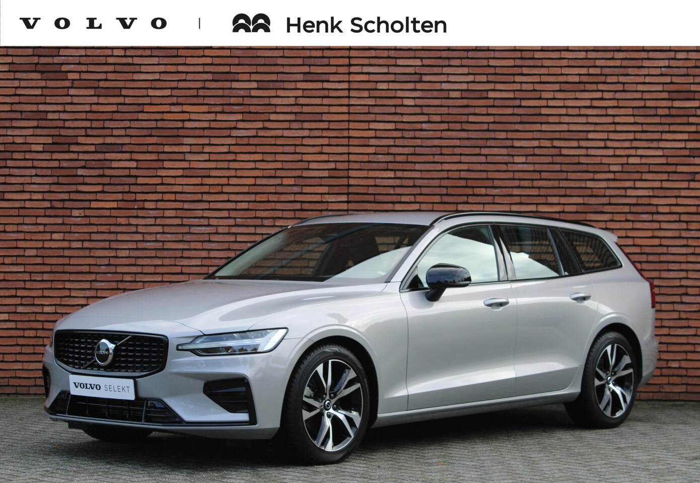 Volvo V60 - B4 AUT7 197PK Plus Dark, Adaptieve Cruise Control met stuurhulp, Parkeer camera, Google Se - AutoWereld.nl