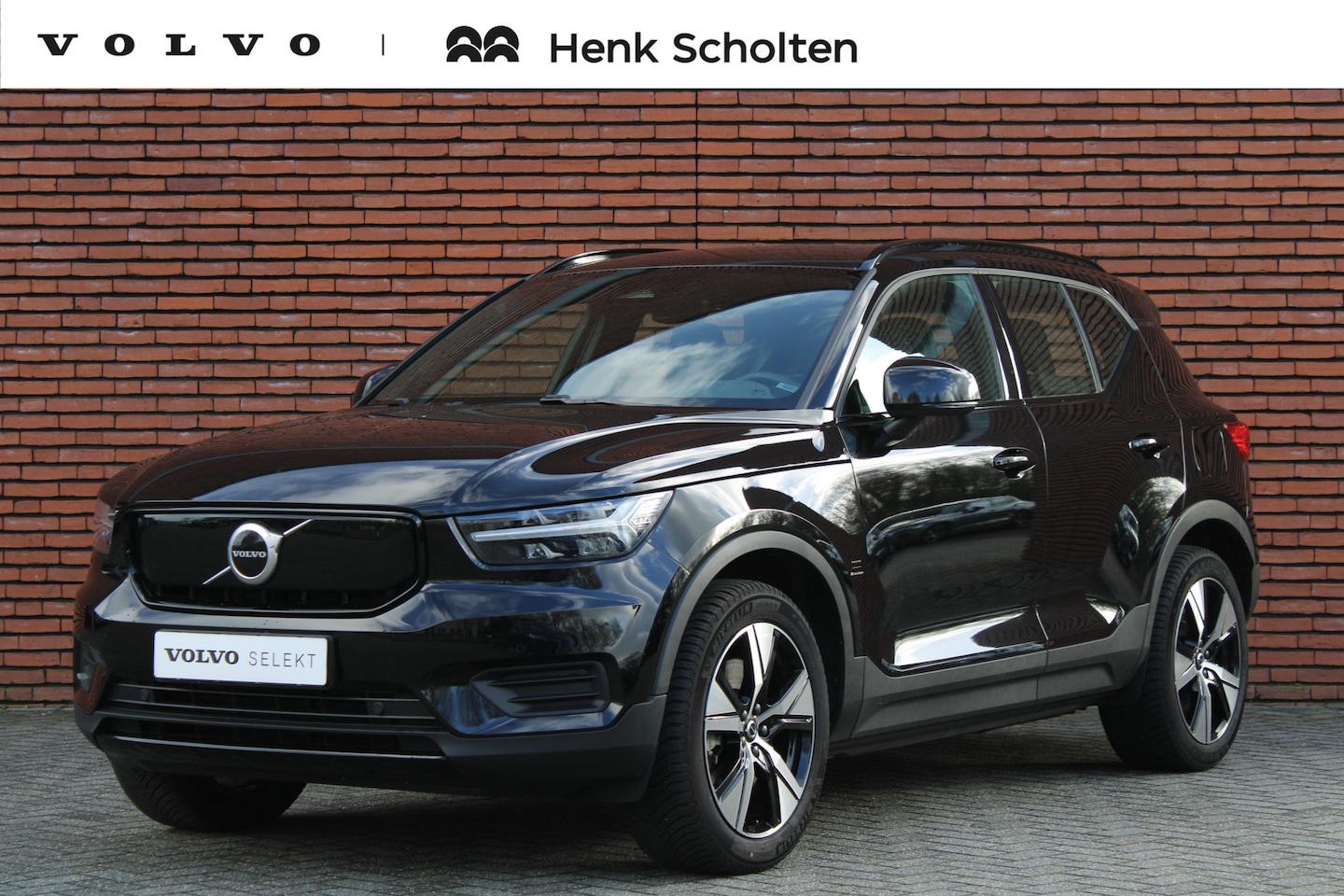 Volvo XC40 - Recharge Single Motor Plus 69 kWh, Trekhaak, All-Season Banden, Standkachel, Verwarmbare V - AutoWereld.nl