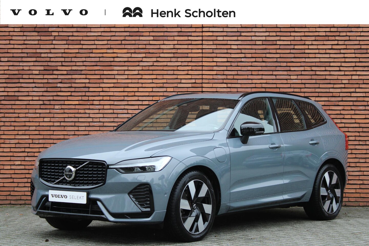 Volvo XC60 - T6 AUT8 350PK Ultimate Dark, Verwarmbare Voor- En Achterstoelen, 360 Graden Camera, Bowers - AutoWereld.nl