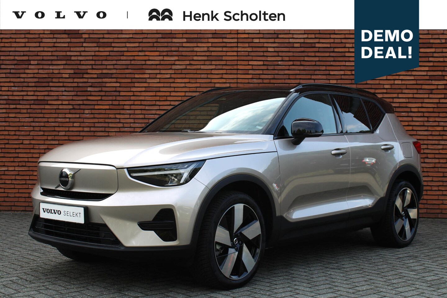 Volvo XC40 - Single Motor Extended Range Plus, Extra Getint Glas, Microtech bekleding, 20" Lichtmetalen - AutoWereld.nl