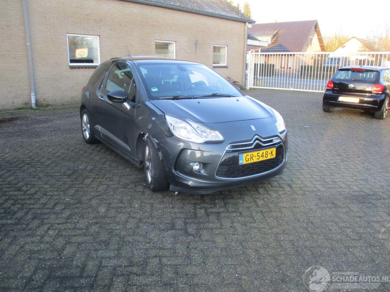 Citroën DS3 - 1.2 PureTech So Chic REST BPM 400 EURO !!!!! - AutoWereld.nl