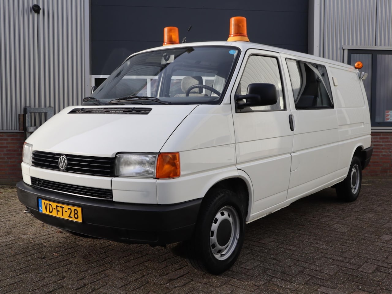 Volkswagen Transporter - T4 Dubbele Cabine 2.0 benzine 84pk, Lang, slechts 98dkm, ex Brandweer. - AutoWereld.nl