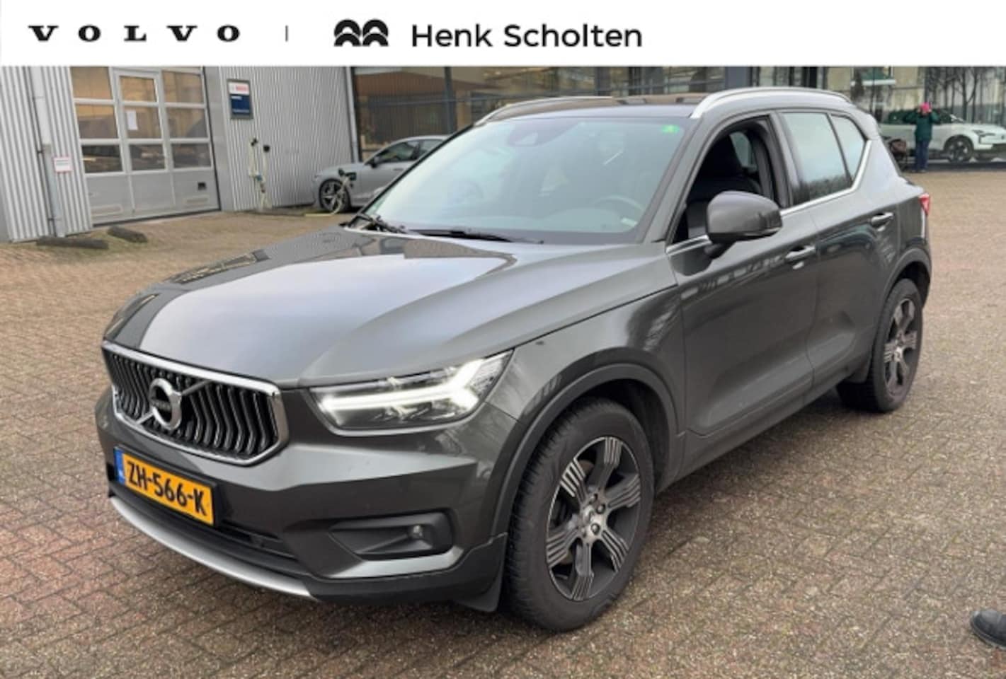 Volvo XC40 - 2.0 T4 Inscription Achteruitrijcamera, Full map navigatie, Elektrisch bedienbare achterkle - AutoWereld.nl