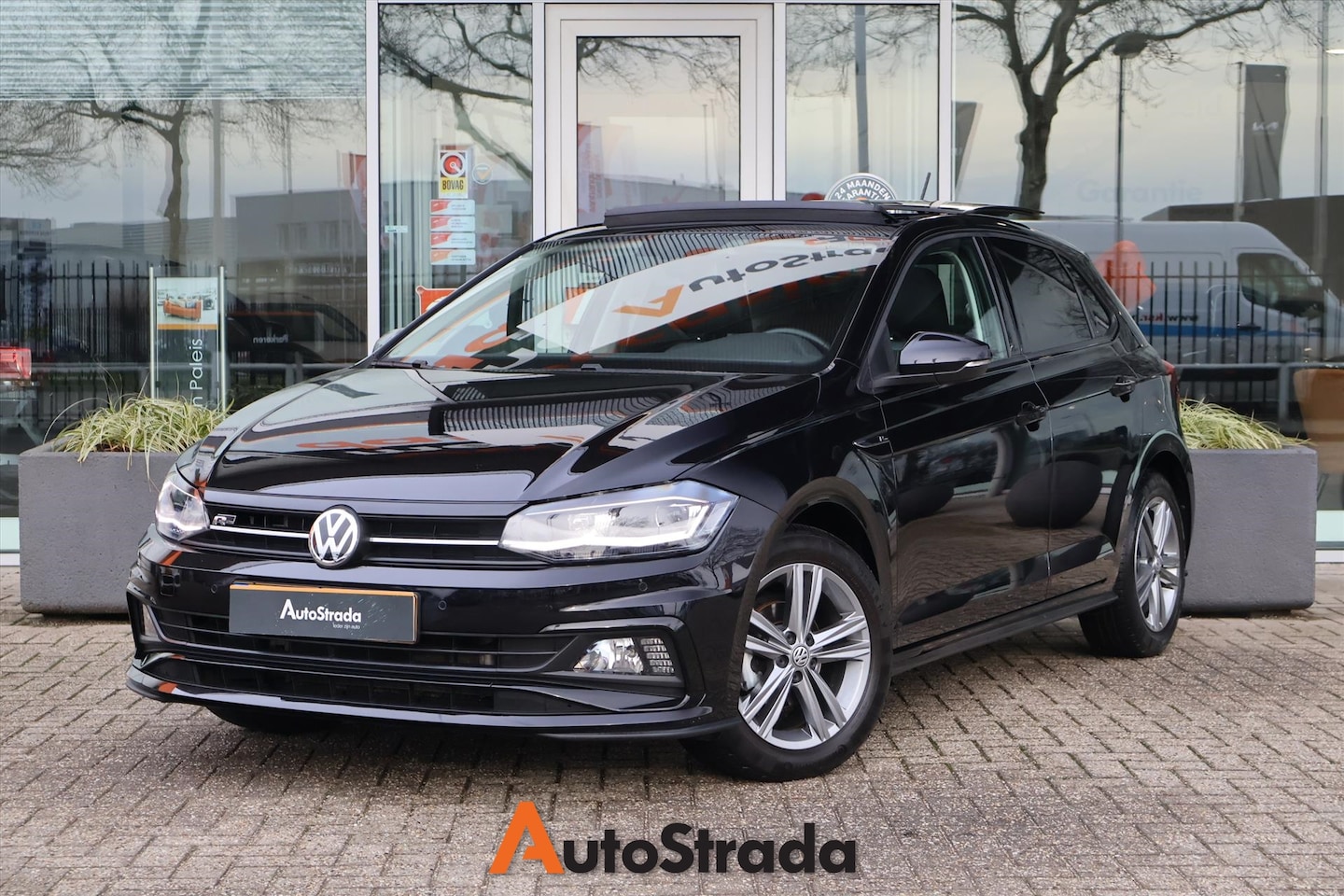 Volkswagen Polo - 1.0 Highline R-Line TSI 95pk | ACC | Climate | Pano | Navi | Carplay | LED - AutoWereld.nl