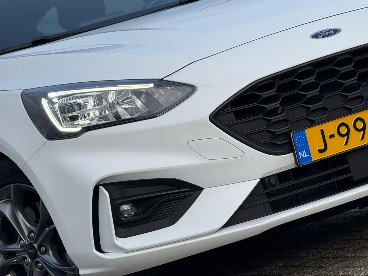 Ford Focus Wagon - 1.0 EcoBoost Hybrid ST Line Bsns - Frozen White - B&O/Panorama schuifdak - AutoWereld.nl