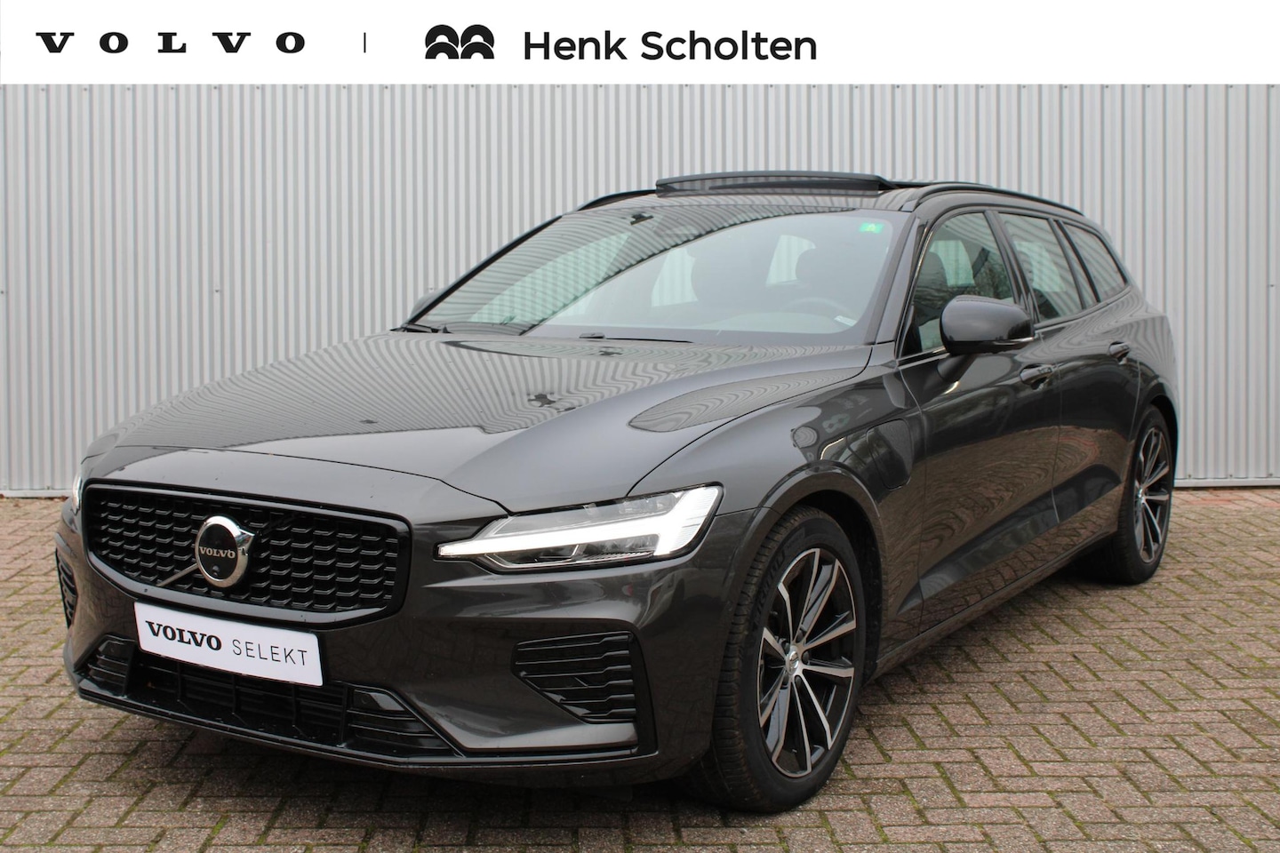 Volvo V60 - T6 AUT8 350PK Plus Dark, Audio By Harman Kardon, 360 Graden Camera, Panorama Dak, Verwarmd - AutoWereld.nl