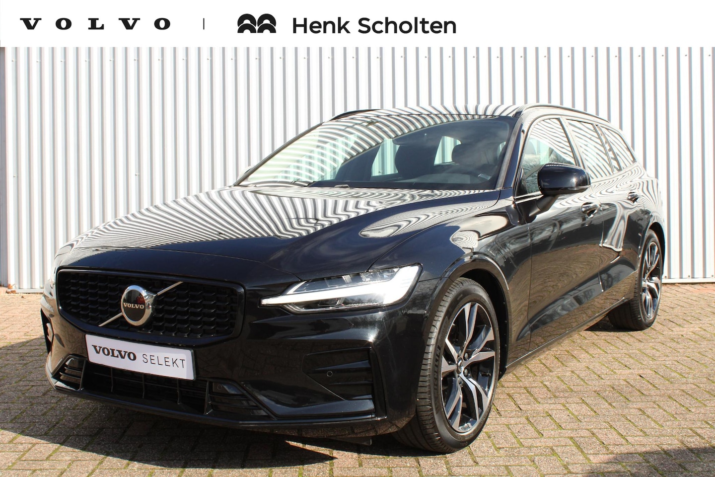 Volvo V60 - B4 Plus Dark, Achteruitrijcamera, Semi elektrische trekhaak, Leder interieur, Google Servi - AutoWereld.nl