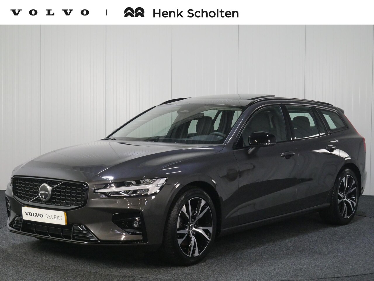 Volvo V60 - B3 AUT7 163PK Plus Dark, Power Seats, Google Services, Elektrisch glazen schuif-/kanteldak - AutoWereld.nl