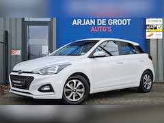 Hyundai i20 - 1.2 85PK 5Drs Airco Cruise Bleutooth Trekhaak Facelift