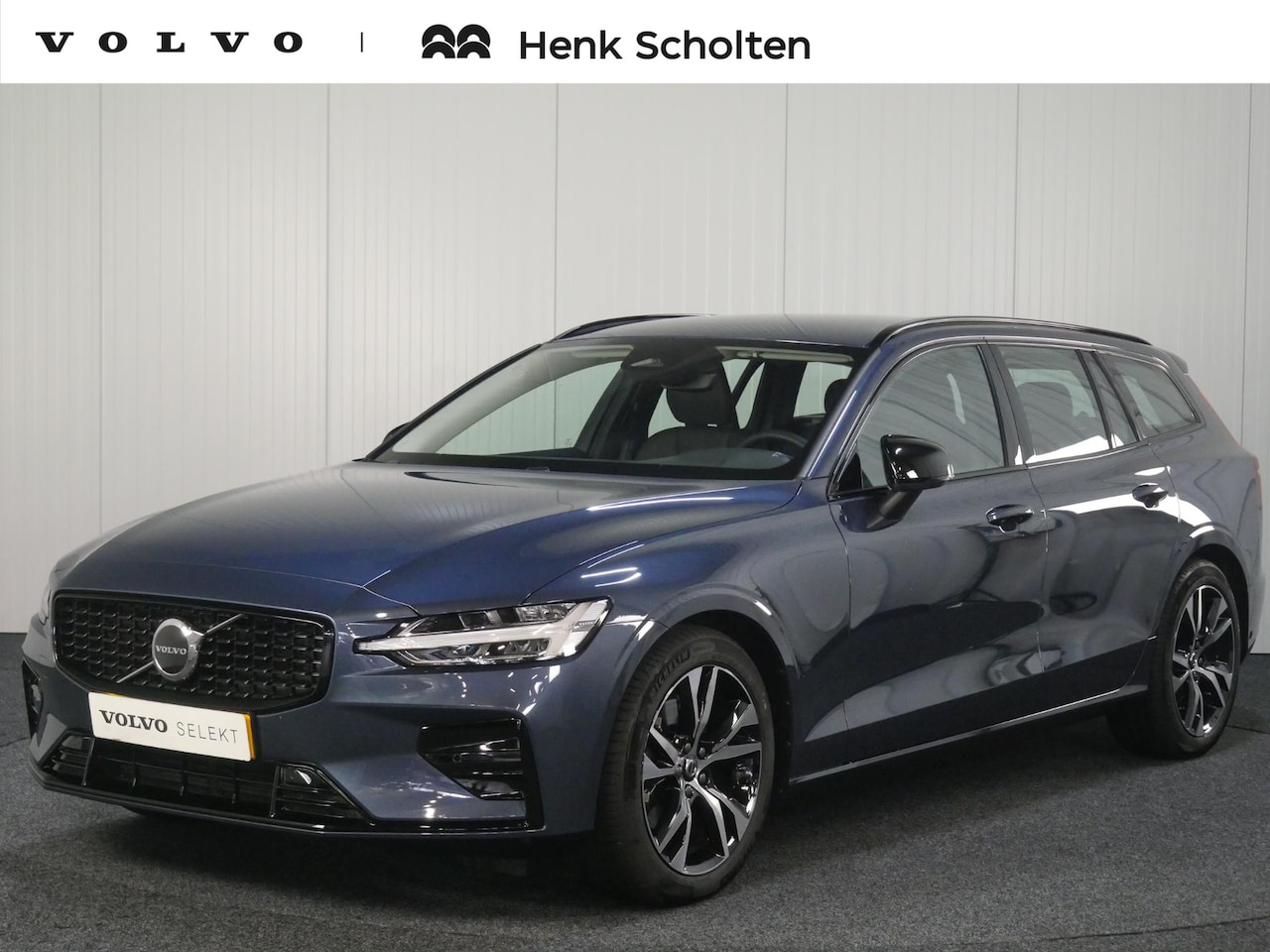 Volvo V60 - B4 AUT7 197PK Plus Dark, Power Seats Met Geheugenfunctie, Adaptieve Cruise Control Met Pil - AutoWereld.nl