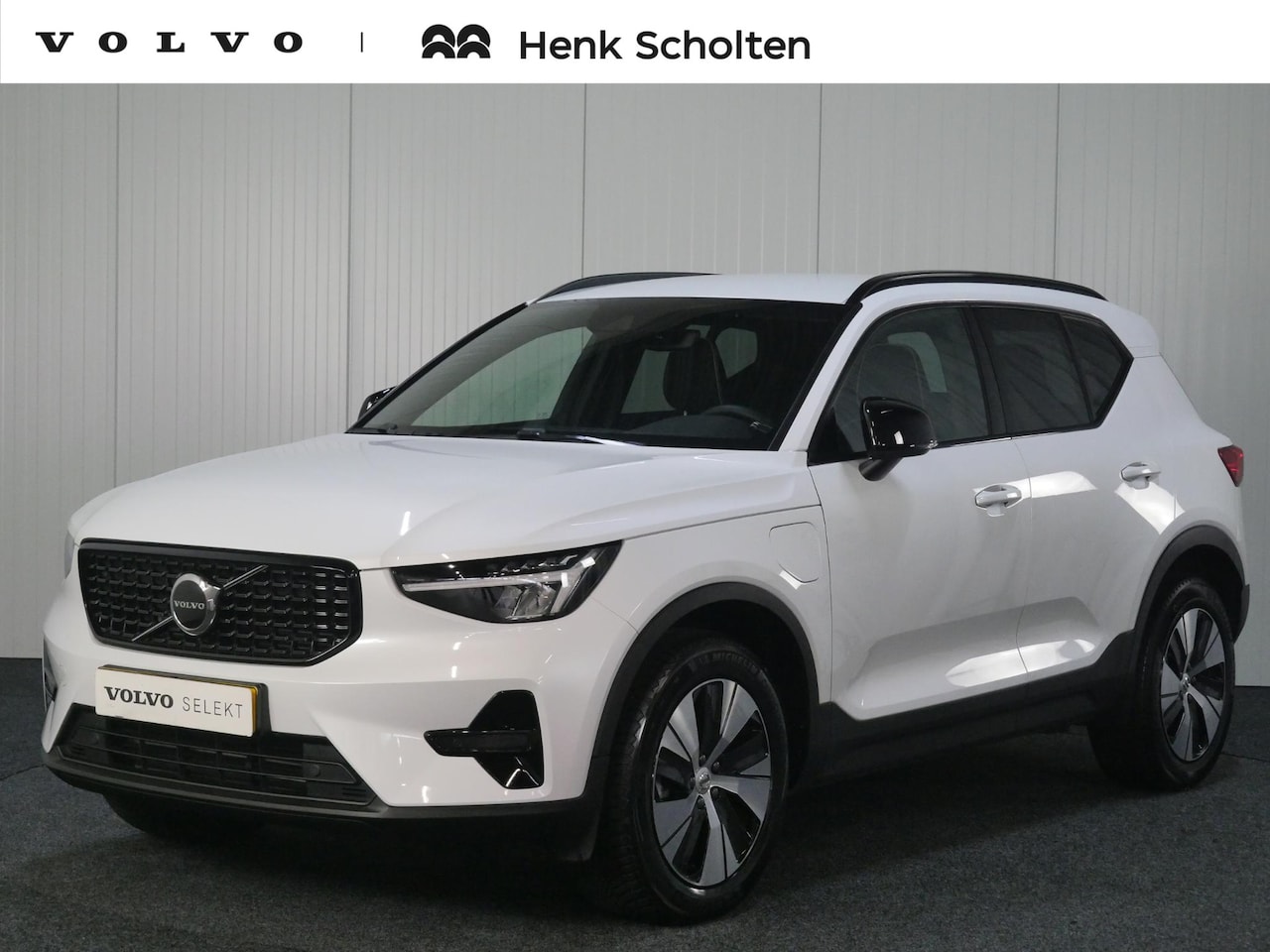 Volvo XC40 - T4 AUT7 211PK Plus Bright, Getint Glas Achter, Achteruitrijcamera, Adaptieve Cruise Contro - AutoWereld.nl