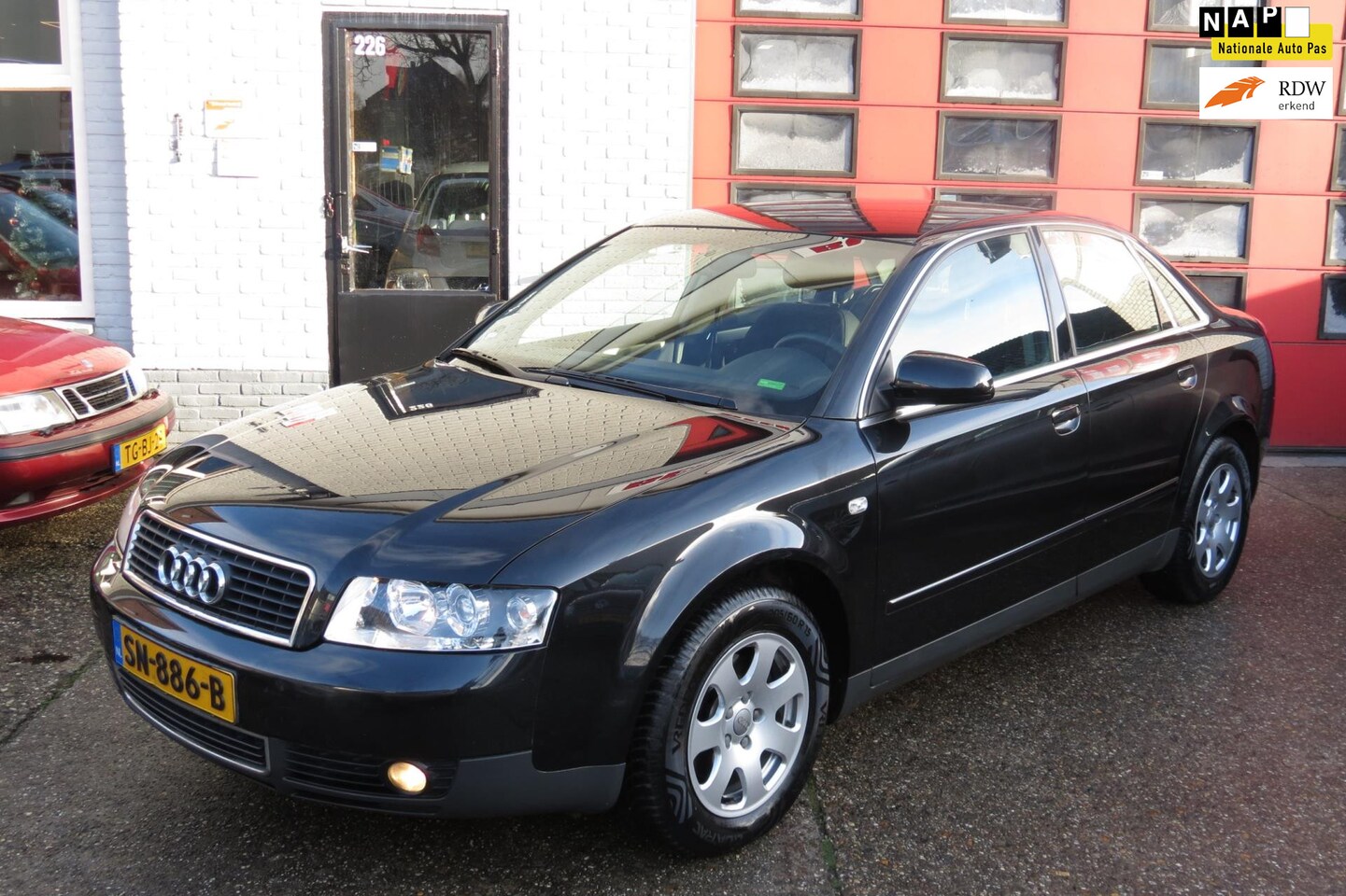 Audi A4 Limousine - 2.0 Sedan , 141.000 Km Nap , AIRCO - AutoWereld.nl