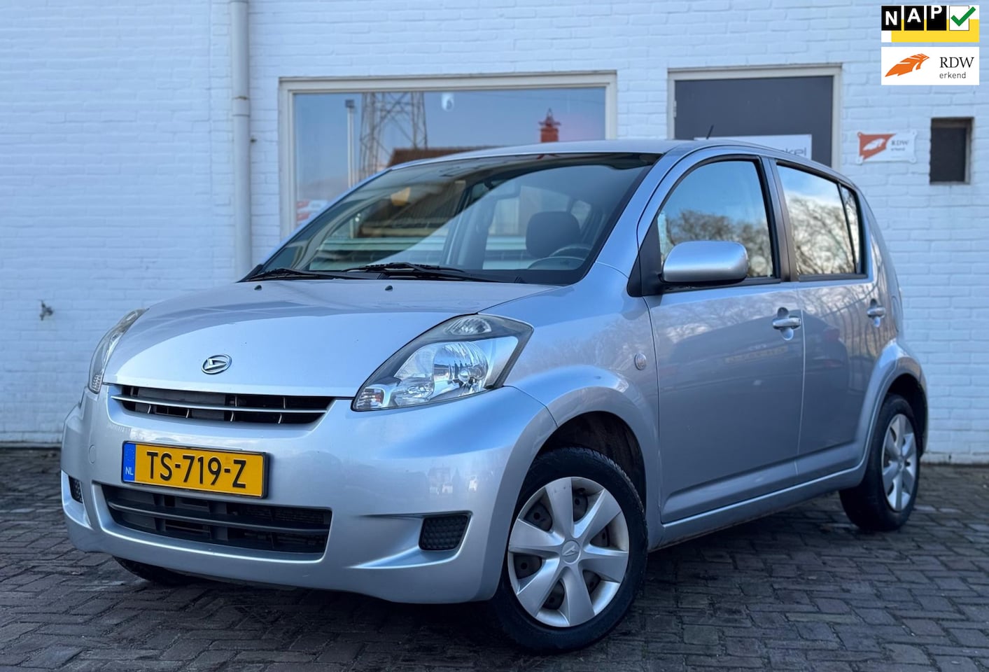 Daihatsu Sirion 2 - 1.0-12V Airco 5-deurs APK 11-2025 - AutoWereld.nl