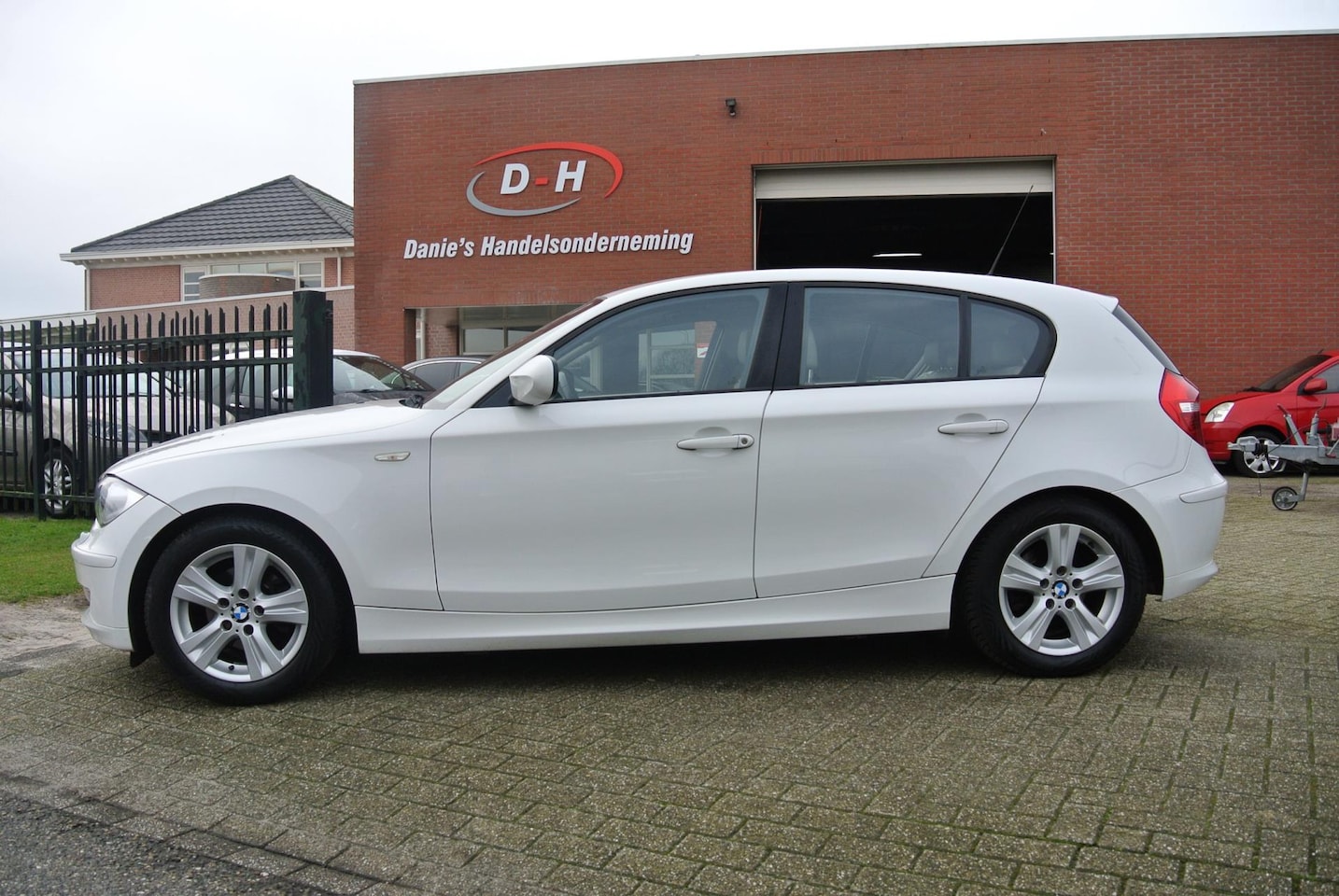 BMW 1-serie - 116i EffDyn. Ed. Business Line Ultimate Edition 116i EffDyn. Ed. Business Line Ultimate Edition - AutoWereld.nl