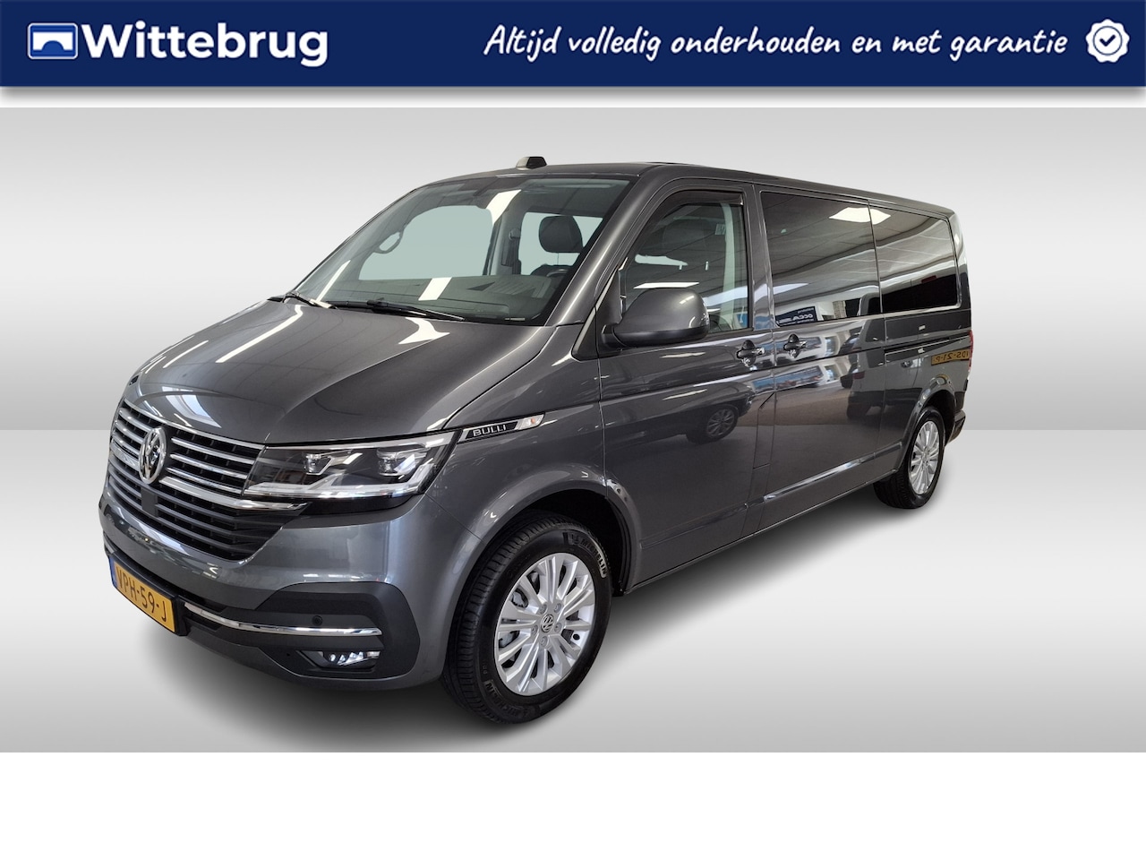 Volkswagen Transporter - 6.1 - 2.0 TDI L2H1 30 DC Bulli Dub Cab / DSG / 2 x schuifdeur / Trekhaak - AutoWereld.nl