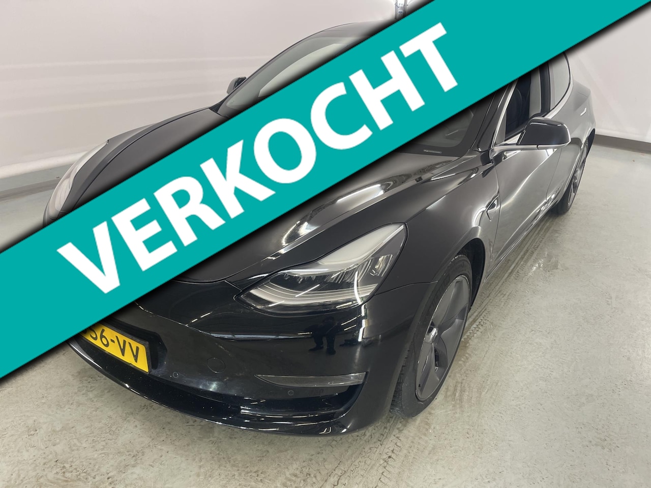 Tesla Model 3 - Long Range RWD Long Range AWD 75 kWh 351pk | Trekhaak | Autopilot | 18" Aero Velgen | Zwart interieur | S - AutoWereld.nl