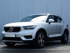 Volvo XC40 - T4 AUT8 190PK Momentum, Park assist voor & achter met camera, DAB+ radio, Sensus Full map