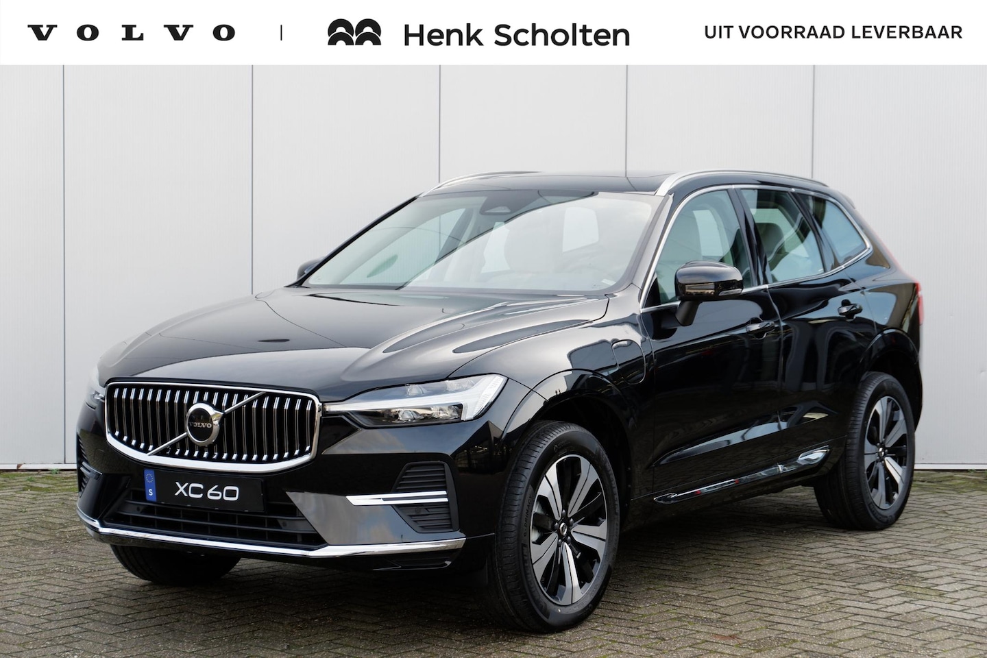 Volvo XC60 - Recharge T6 AWD AUT8 350PK Essential Bright, Panoramisch schuif-/kanteldak, Trekhaak semi - AutoWereld.nl