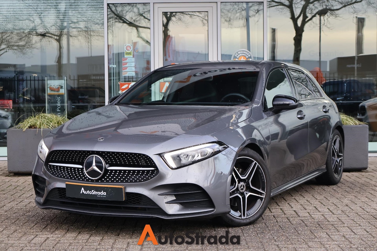 Mercedes-Benz A-klasse - A 180 AMG-Line 136pk 7G-DCT | Camera | Virtual | Stoelverwarming | Climate | Cruise - AutoWereld.nl