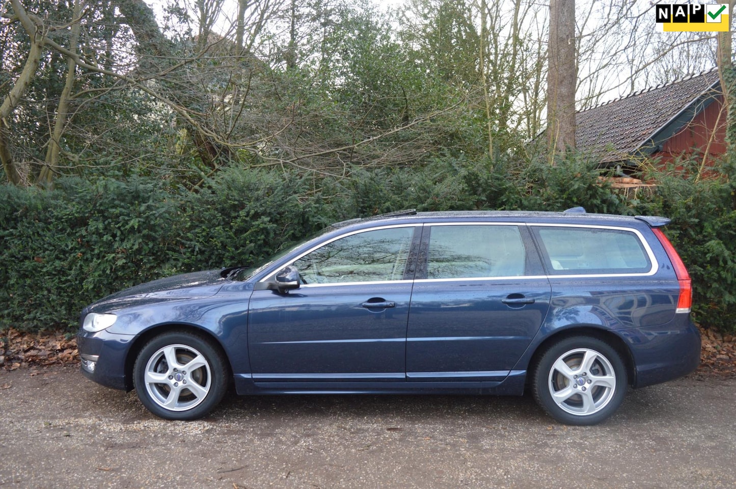 Volvo V70 - 2.0 D4 Nordic+ Org NL/NAP/schuifdak - AutoWereld.nl