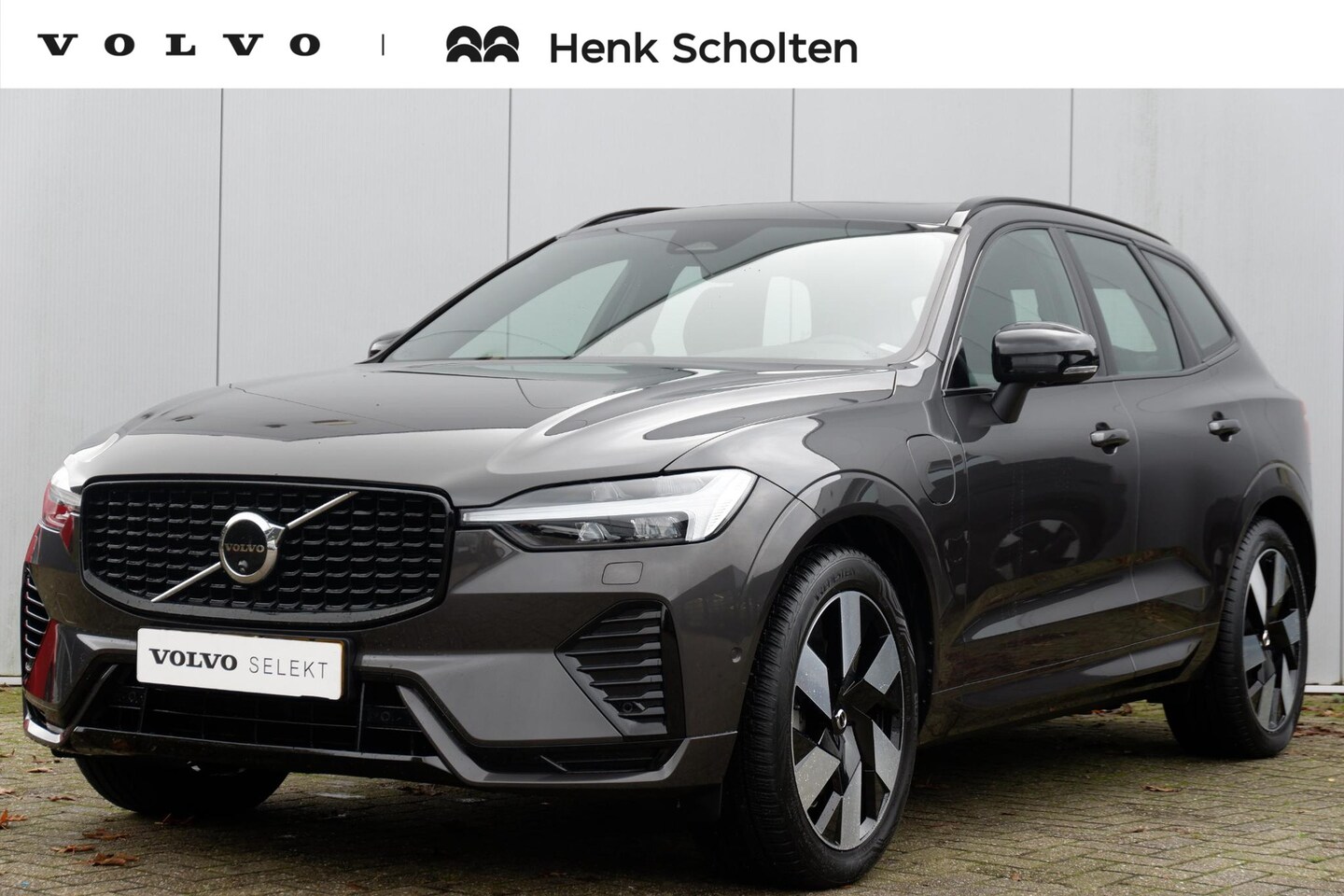 Volvo XC60 - T6 AUT8 350PK Ultimate Dark, Luchtvering, Trekhaak, 360 Graden Camera, Gelaagde Zijruit, B - AutoWereld.nl