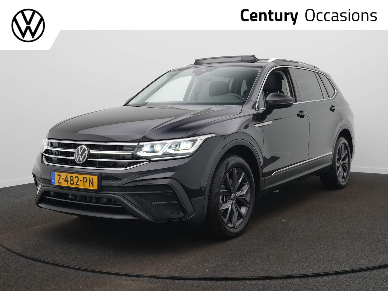 Volkswagen Tiguan Allspace - 1.5 TSI Life Business 7p. Panoramadak - Camera - Trekhaak - Navigatie - 7 Zits - AutoWereld.nl