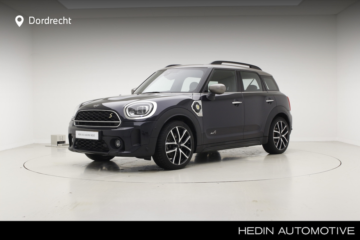 MINI Countryman - Cooper S E ALL4 | Leder | Panorama | 19" | Camera - AutoWereld.nl