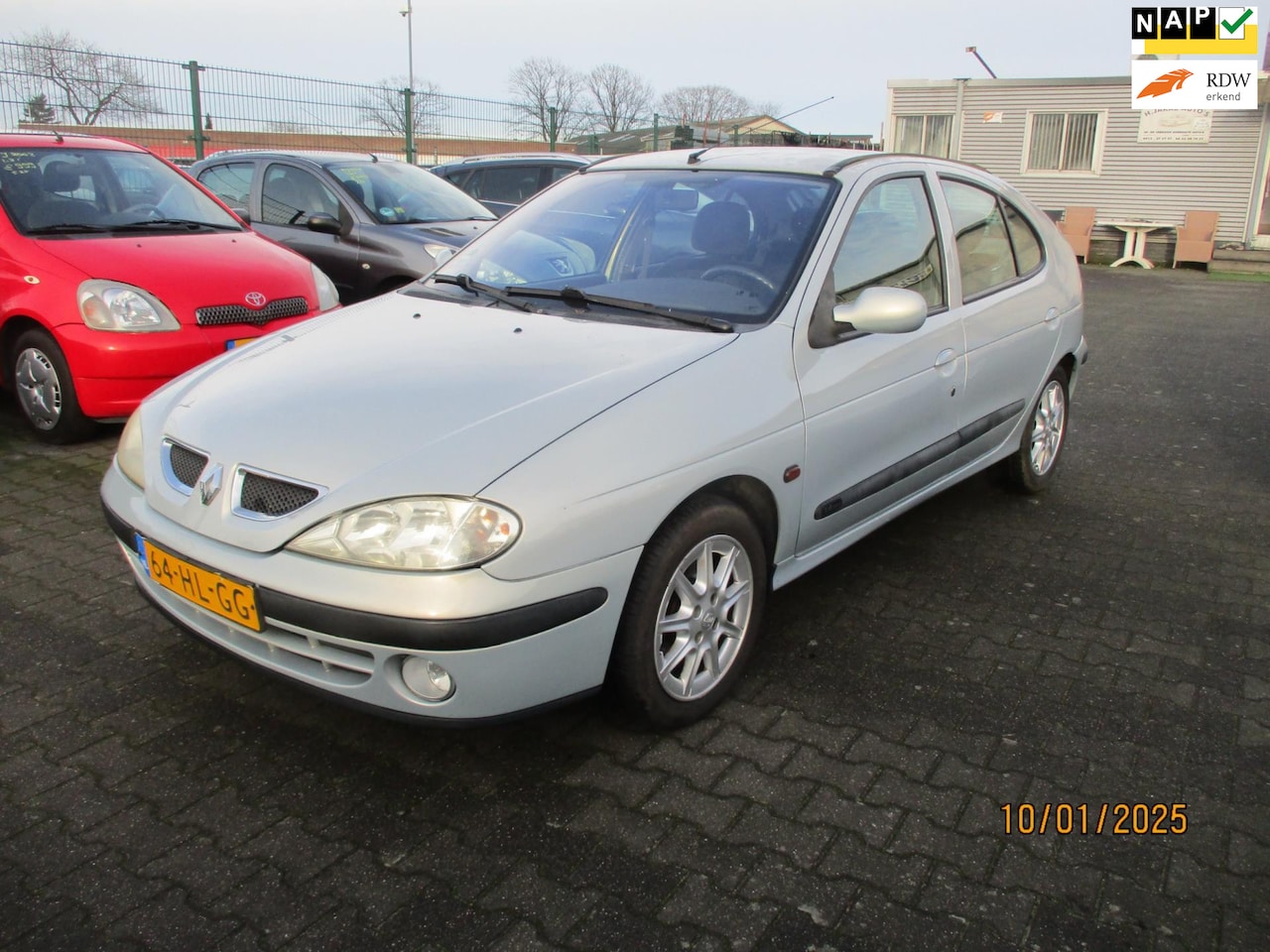 Renault Mégane - Renault Mégane 1.4-16V Expression 5 DRS-AIRCO - AutoWereld.nl