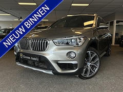 BMW X1 - xDrive20i xLine / Panoramadak / Leer met stoelverw / 19 inch / Camera / Sportinterieur / f