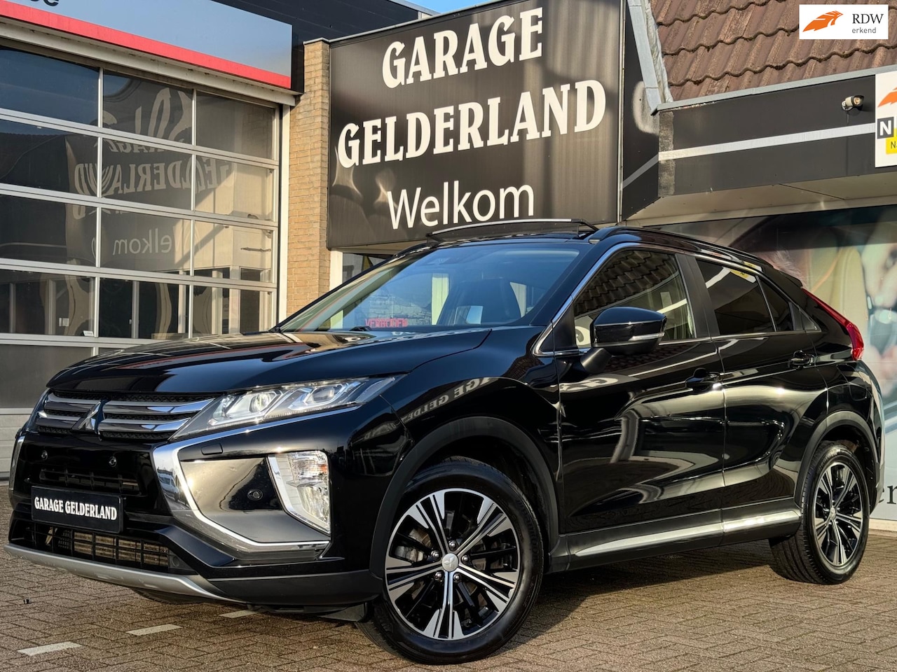 Mitsubishi Eclipse Cross - 1.5 DI-T Instyle | Volleder | Pano | Xenon | Cruise | Climate | Pdc | Iso | Full-option's! - AutoWereld.nl