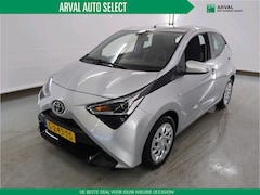 Toyota Aygo - 1.0 VVT-i 72pk x-Play Limited | Navigatie via Apple CarPlay | Achteruitrijcamera | Airco |