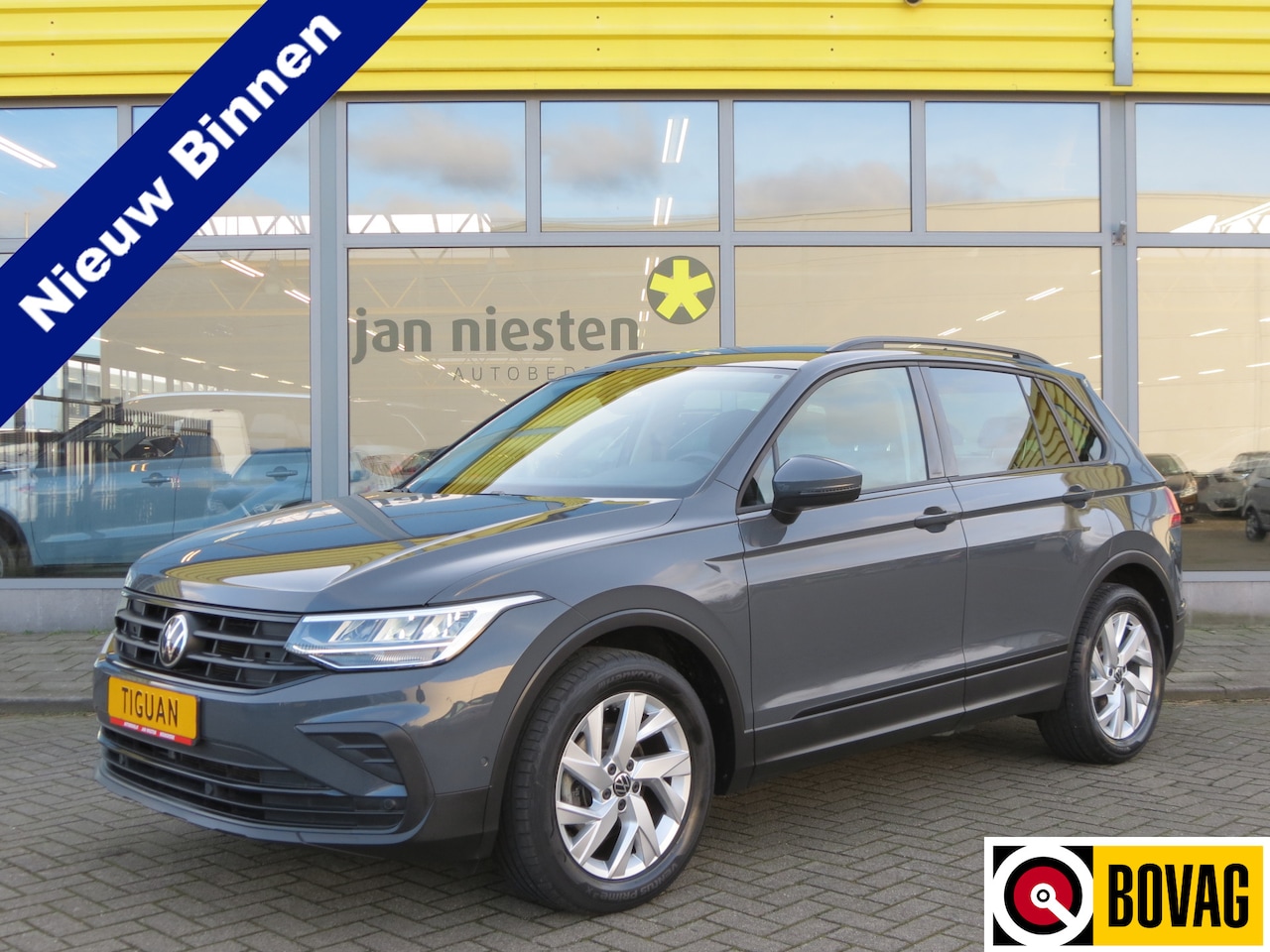 Volkswagen Tiguan - 1.5 TSI Life -150pk- Automaat | Stoel- en Stuurverwarming | Elec. A.Klep | 18 inch LMW | 2 - AutoWereld.nl